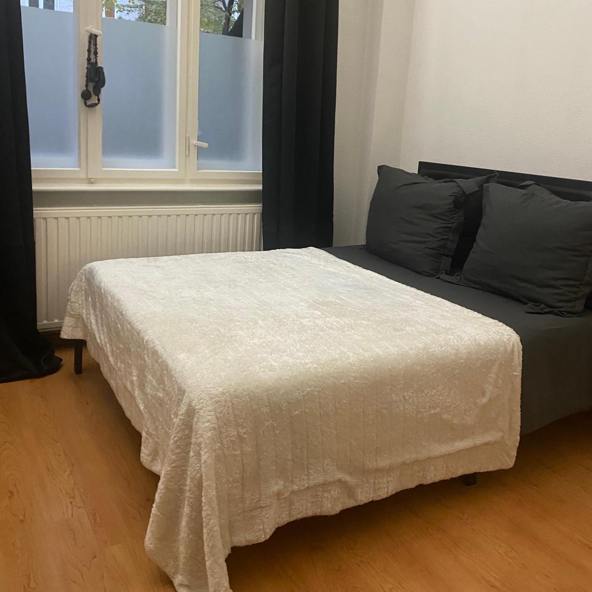 1 Albergue *